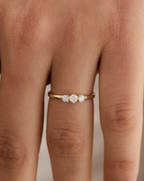 טבעת עליזה גדולה שלושה יהלומים טבעיים