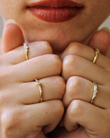 טבעת זהב משובצת יהלומים בעבודת יד – Silvie&Zax