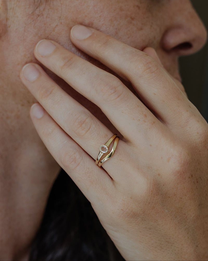 טבעת אובל רוז-קאט סוליטר