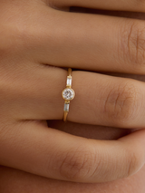 טבעת שיר יהלום עגול ובאגטים מעבדה