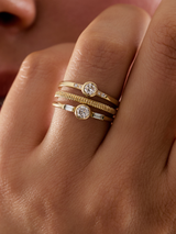 טבעת שיר יהלום עגול ובאגטים מעבדה