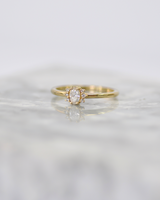 טבעת יהלום אובל וטייני היילו מעבדה