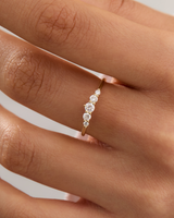 טבעת נעמי חמישה יהלומים טבעיים