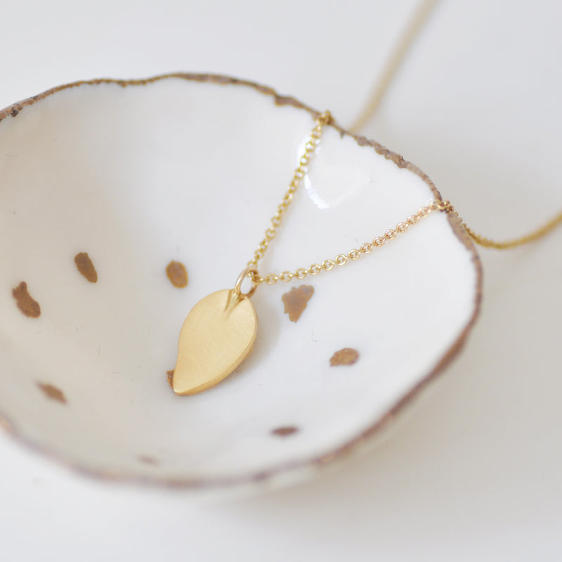 Leaf necklace (6044814934174)