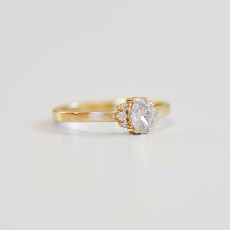 Oval diamond & tiny halo (6705153310878)